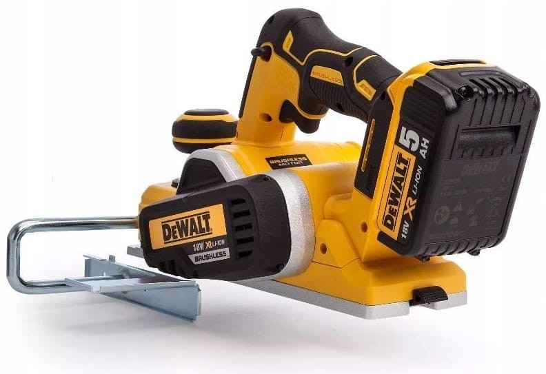 DeWalt DCP580N z akumulatorem 5.0Ah - widok boczny z prowadnicą