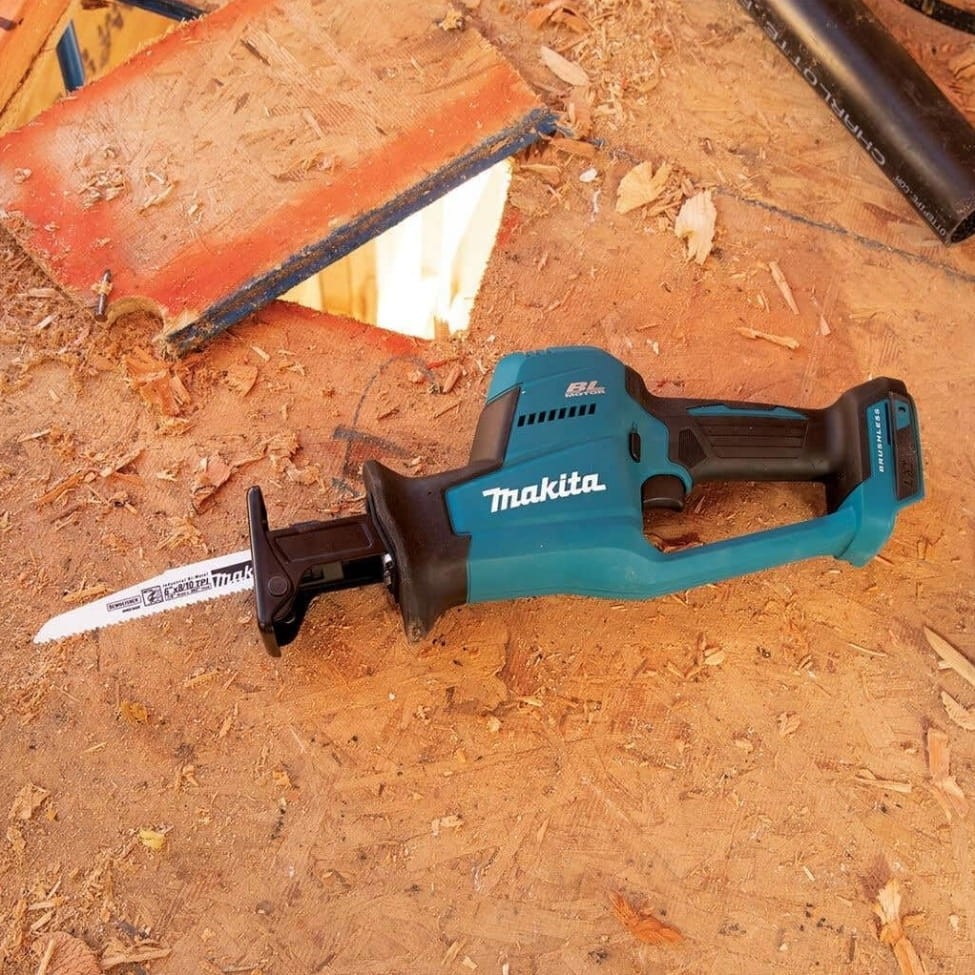Zastosowanie Makita DJR189Z - cięcie drewna konstrukcyjnego