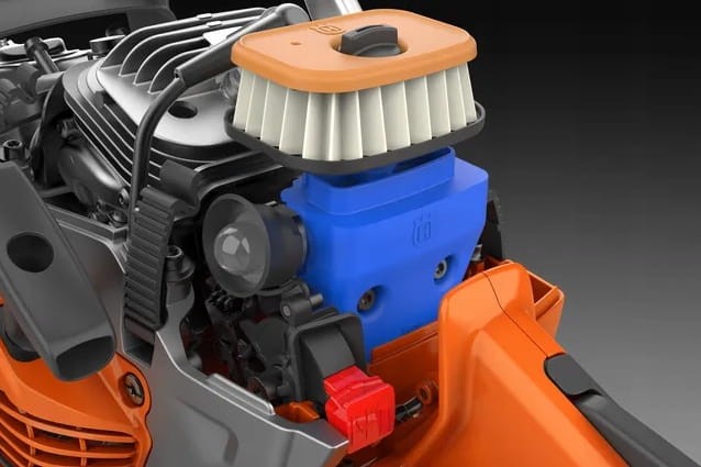 Filtr powietrza i system Air Injection w pilarce Husqvarna 550 XP Mark II