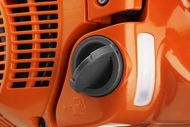 Pompka paliwa i sterowanie ssaniem w Husqvarna 550 XP Mark II