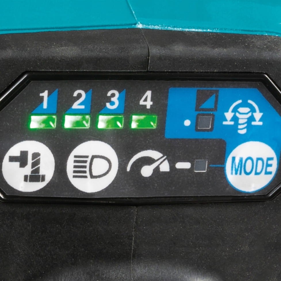 Zbliżenie na 4-stopniowy elektroniczny panel sterowania w Makita DTW300Z