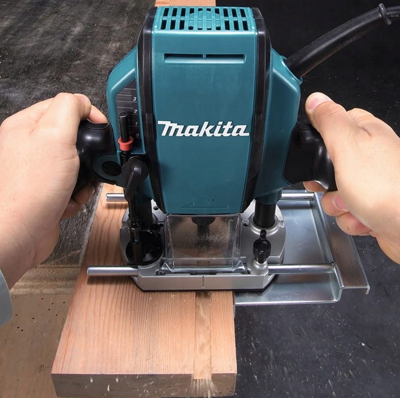 Zastosowanie frezarki Makita RP0900 - frezowanie krawędzi deski