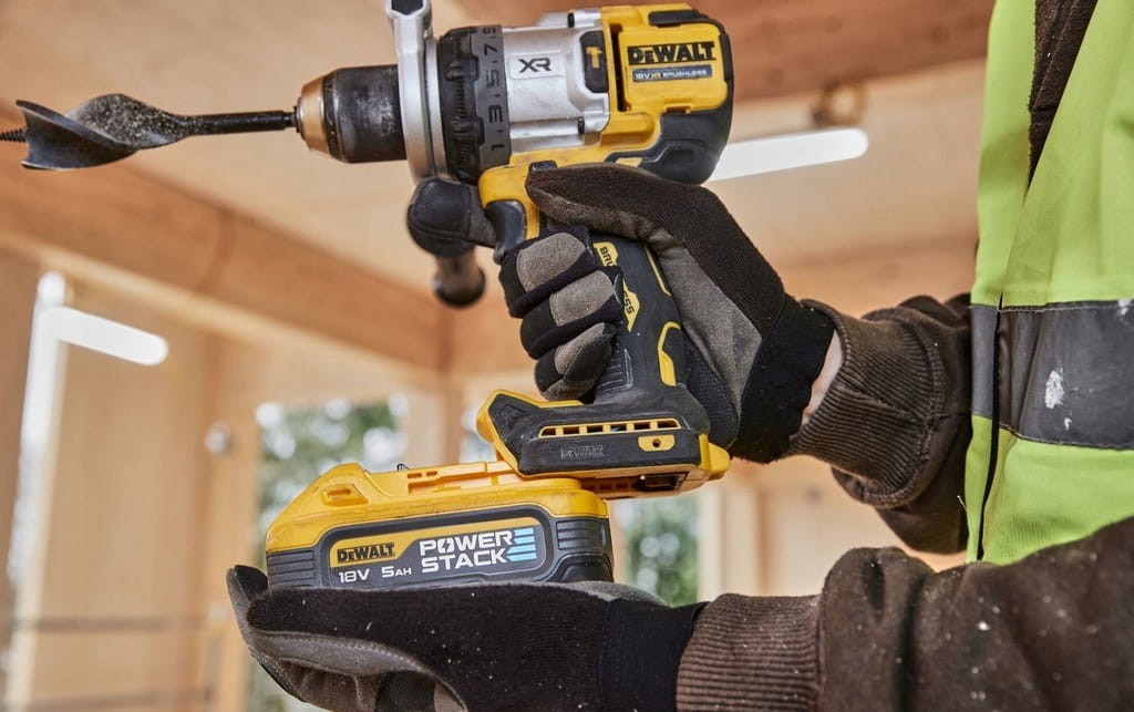 Najmocniejsza Wiertarko wkrętarka 3-biegowa 18V 169Nm udar DeWALT DCD1007N