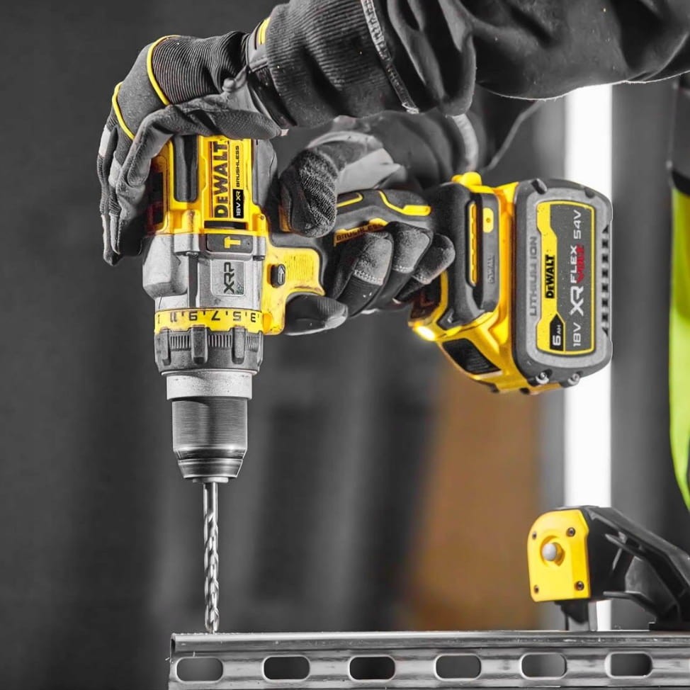 dewalt dcd999nt praca wkręcanie na konstrukcji stalowej