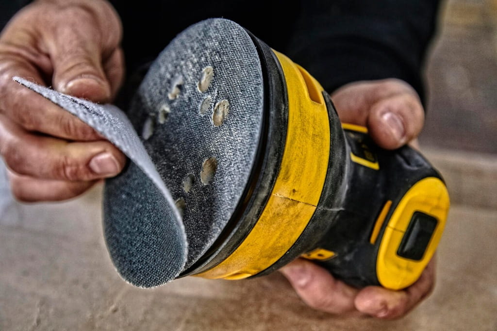 DEWALT Szlifierka Mimośrodowa sieciowa 280W REGULACJA 125mm DWE6423