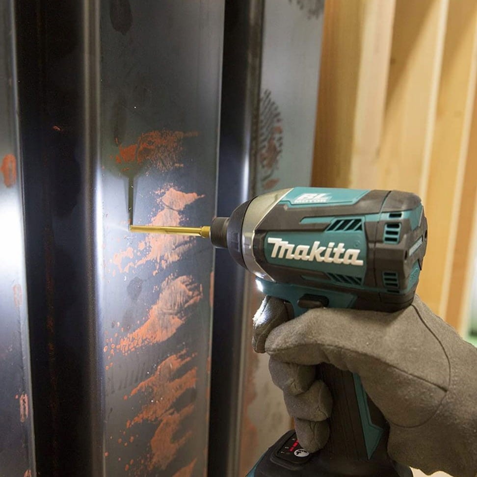 Montaż konstrukcji metalowej przy użyciu Makita DTD154Z