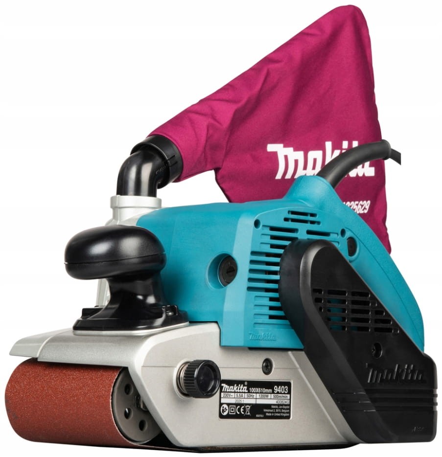 Makita 9403 widok perspektywiczny z założonym workiem