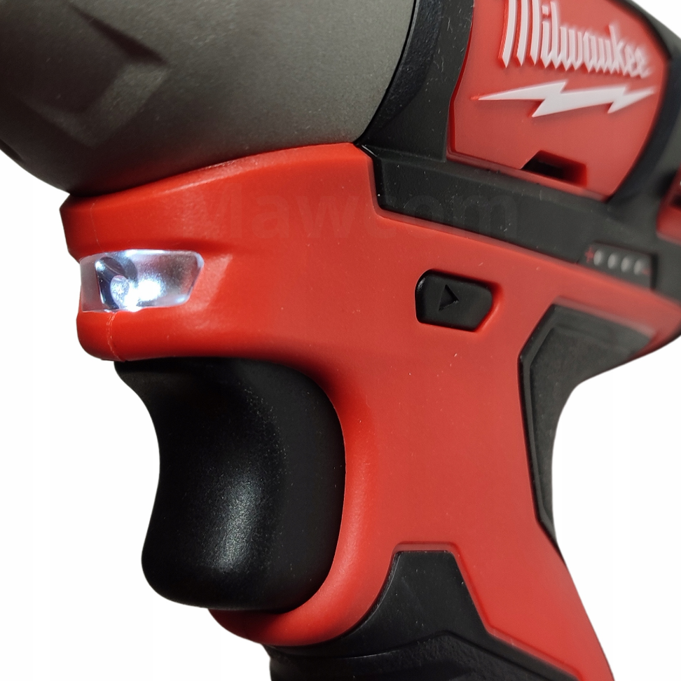 Milwaukee M12 BIW14-0X zbliżenie na LED i spust