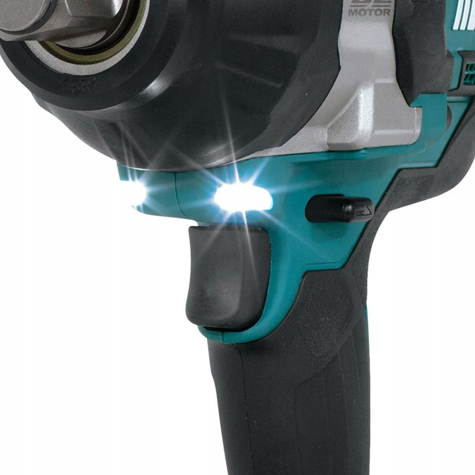 Podwójne oświetlenie LED pod głowicą klucza Makita DTW1001