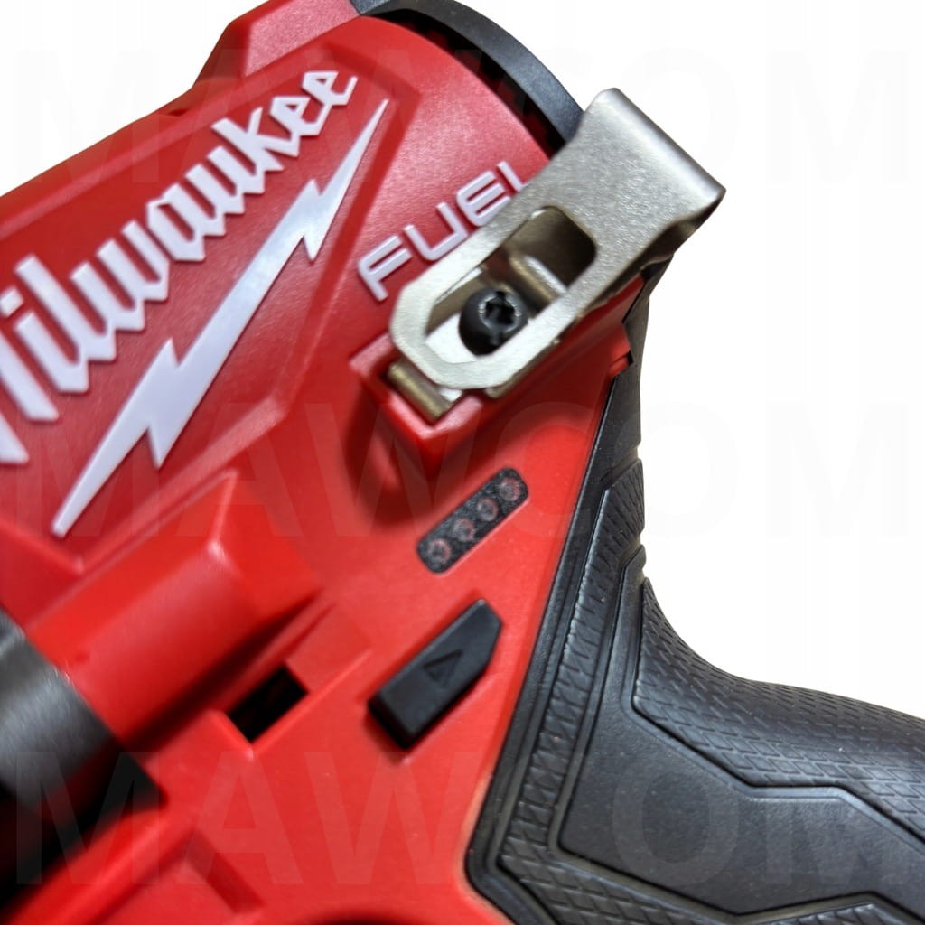 Panel sterowania Drive Control w Milwaukee M12 FCIWF12G3 - wybór 4 trybów pracy