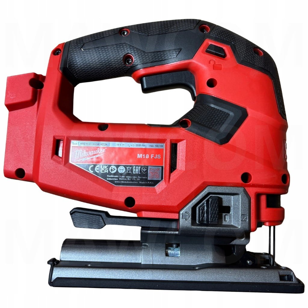 System odsysania wiórów w wyrzynarce Milwaukee M18 FJS - podłączenie odkurzacza