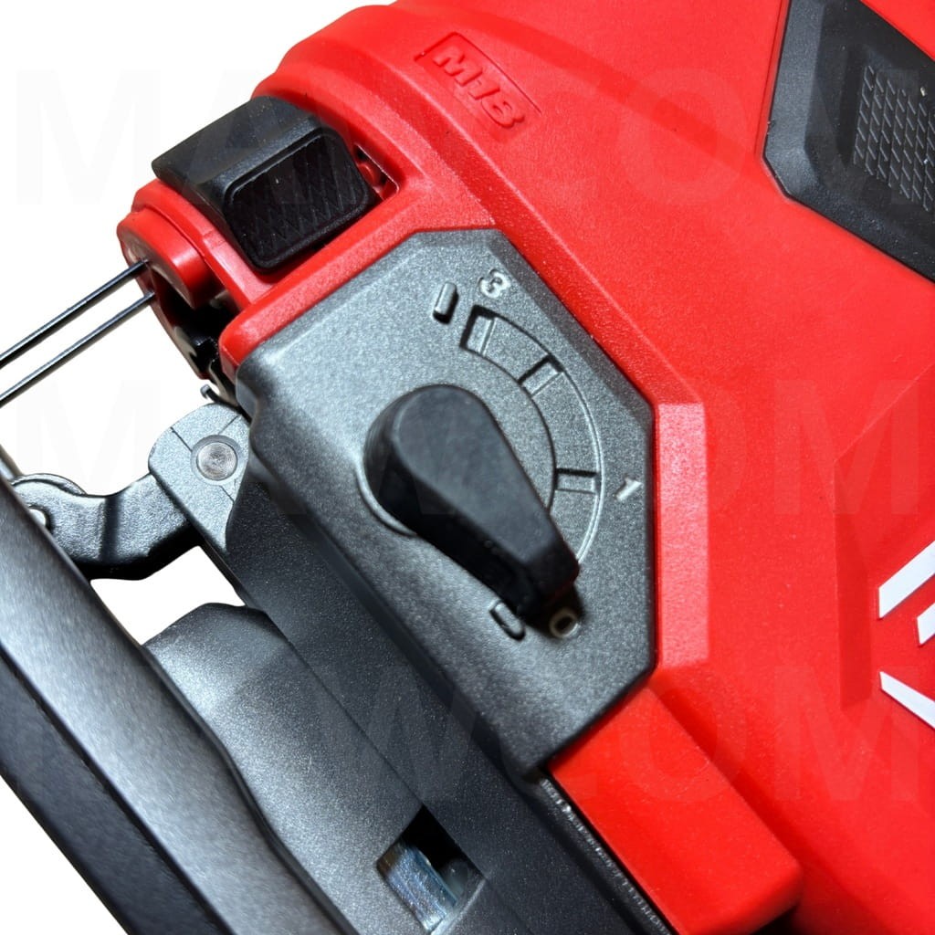 Solidna stopa aluminiowa z nakładką ochronną w wyrzynarce Milwaukee M18 FJS