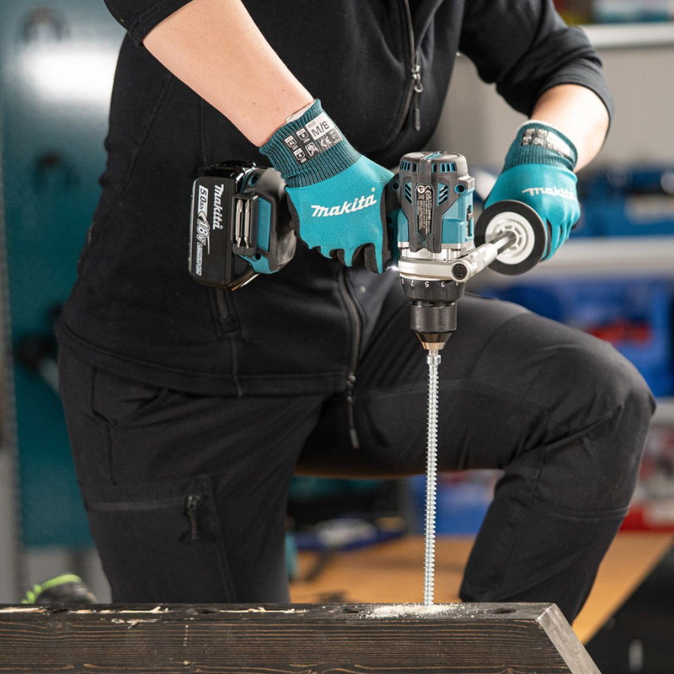 Wiercenie w metalu długim wiertłem wkrętarką Makita DHP492