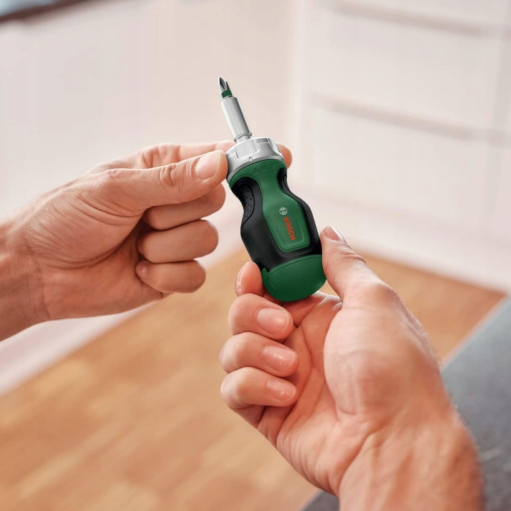 Wymiana końcówki wkrętakowej w uchwycie magnetycznym Bosch