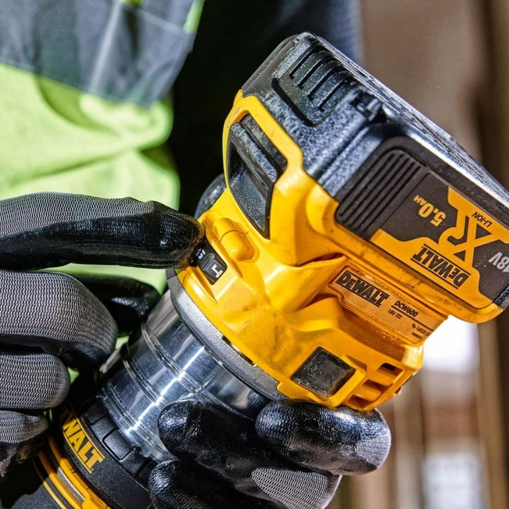 FREZARKA GÓRNOWRZECIONOWA XR 18V DCW604NT DEWALT