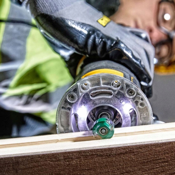 FREZARKA GÓRNOWRZECIONOWA XR 18V DCW604NT DEWALT
