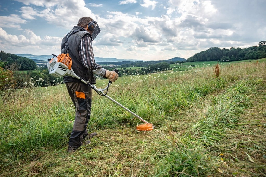NOWA KOSA PODKASZARKA KOSIARKA SPALINOWA STIHL FS 235 2,1 kM 2-MIX -