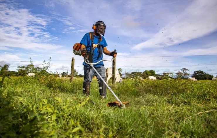 NOWA KOSA PODKASZARKA KOSIARKA SPALINOWA STIHL FS 235 2,1 kM 2-MIX -