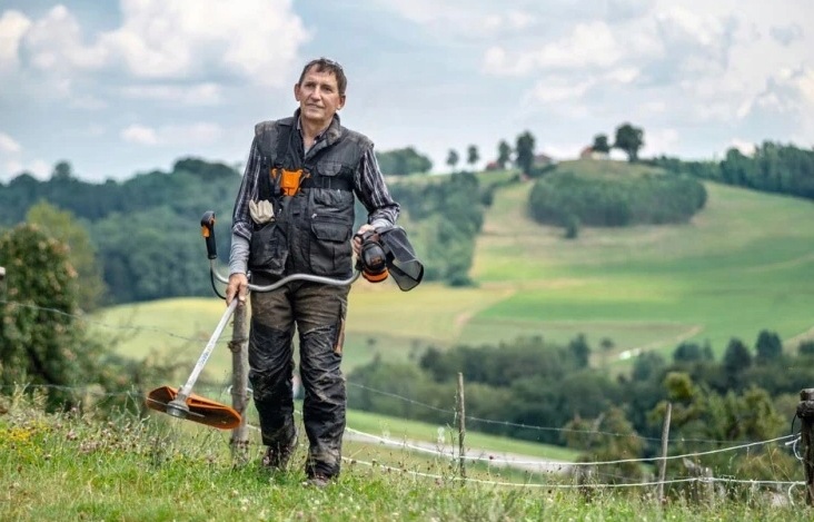 NOWA KOSA PODKASZARKA KOSIARKA SPALINOWA STIHL FS 235 2,1 kM 2-MIX -