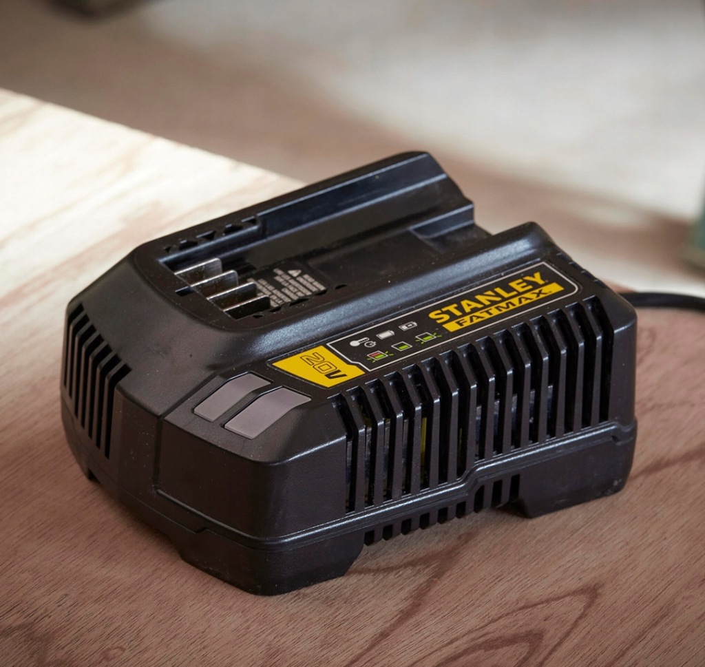 STANLEY V20 Ładowarka do akumulatorów 18V Stanley SFMCB12