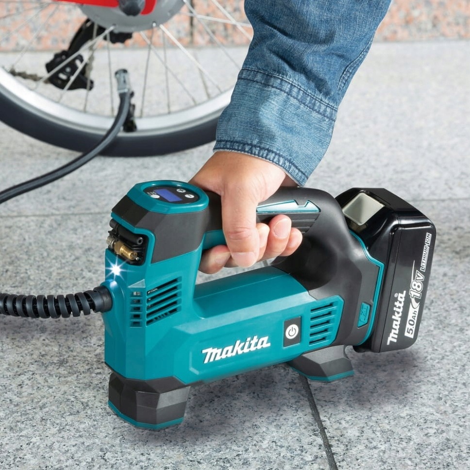 MAKITA Minikompresor samochodowy akumulatorowy 18V DMP180Z