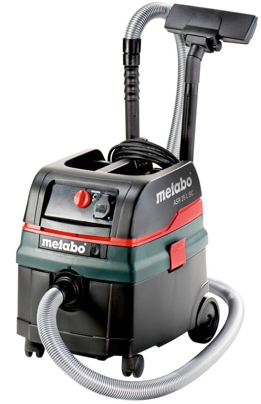 Profil odkurzacza Metabo ASR 25 - widoczne gniazdo elektronarzędzi i włącznik