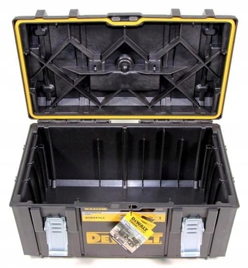 Otwarta skrzynia DeWalt DS300 ToughSystem - widoczna uszczelka IP65 w wieku
