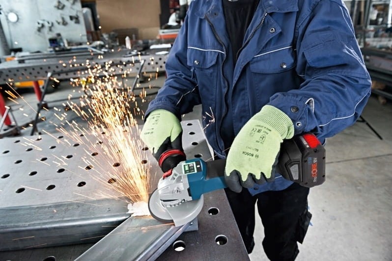 Zastosowanie akumulatora Bosch ProCORE 18V 8.0Ah w szlifierce kątowej