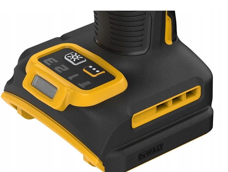 Panel sterowania Precision Wrench i gniazdo akumulatora w DeWalt DCF961