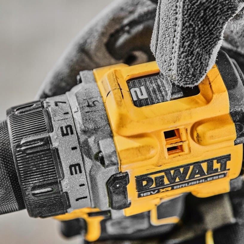 Solidny, w pełni metalowy uchwyt samozaciskowy 13mm w DeWalt DCD800