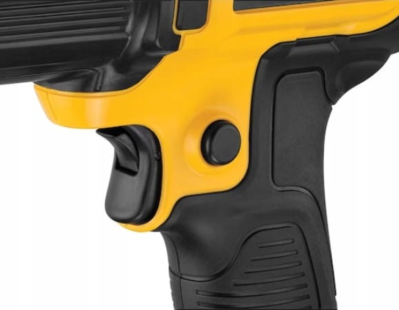 Spust włącznika i blokada pracy ciągłej w opalarce DeWalt DCE530