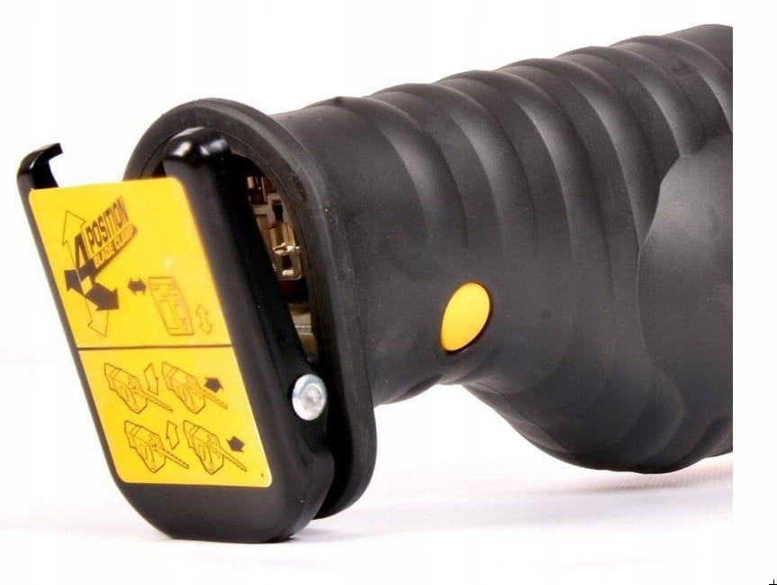 Głowica piły DeWalt DCS380 z otwartą stopą dla lepszej widoczności linii cięcia